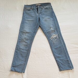 Women’s Levis Distressed Blue Jeans